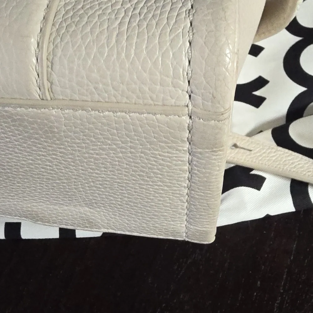 Marc Jacobs Cream Tote Bag - Picture 2 of 5